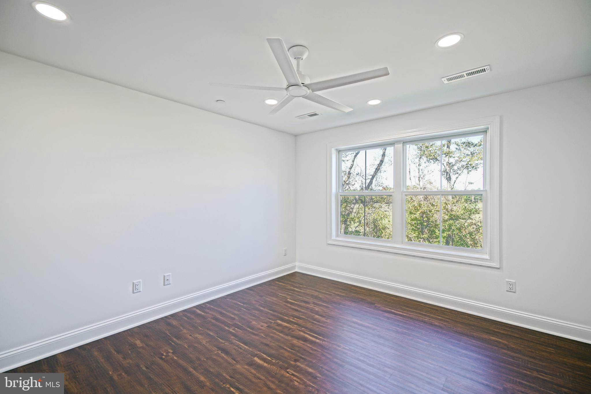 FISHERS COVE - Residential