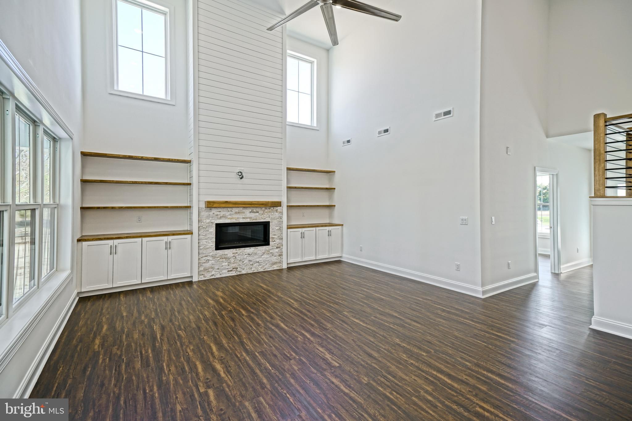 FISHERS COVE - Residential