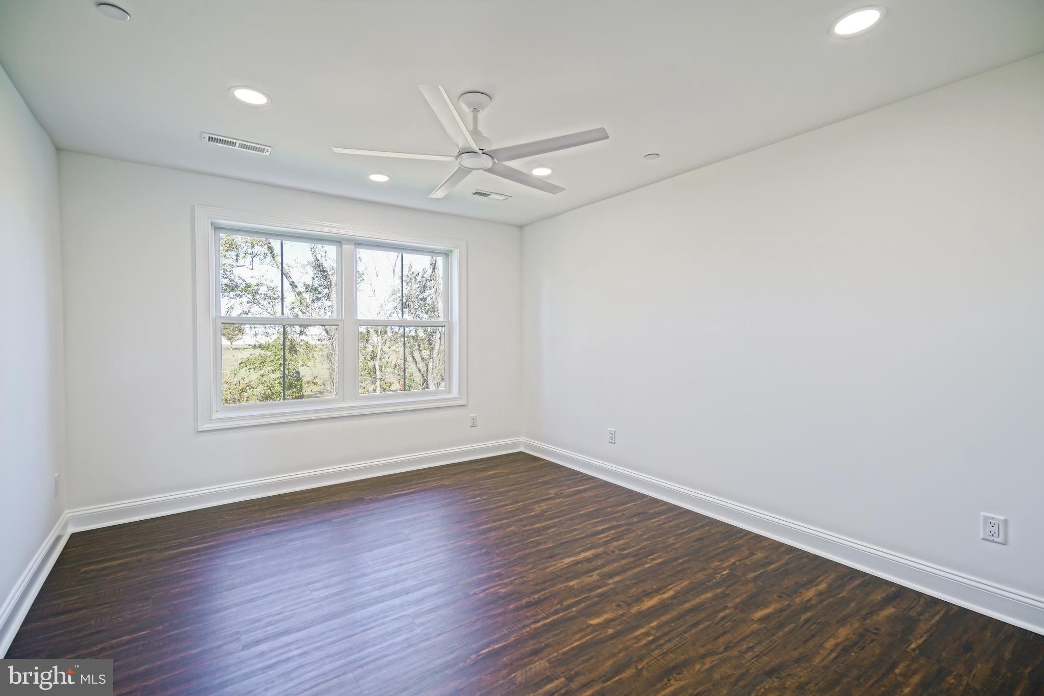 FISHERS COVE - Residential