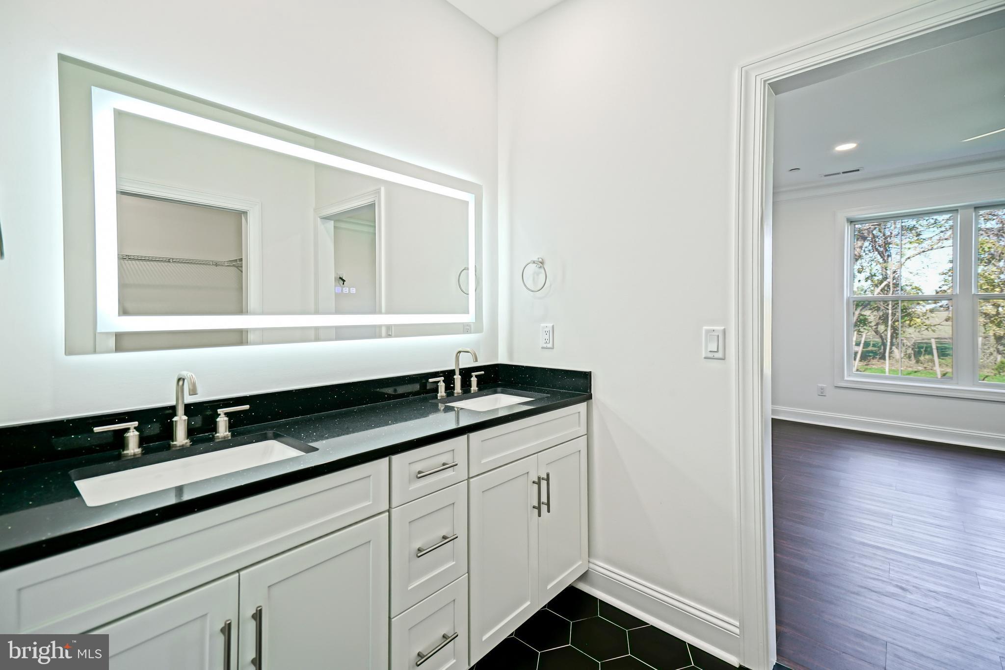 FISHERS COVE - Residential