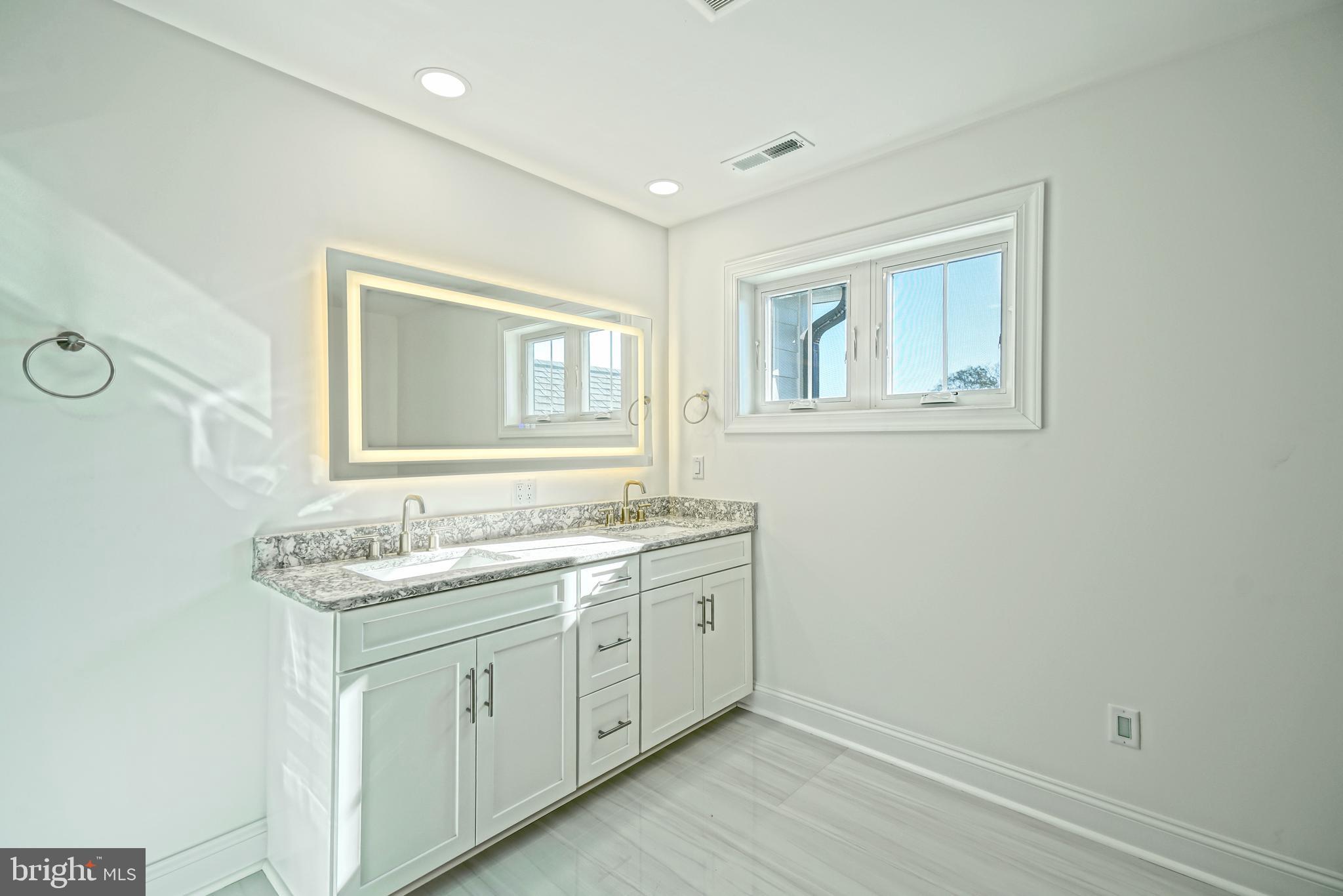 FISHERS COVE - Residential