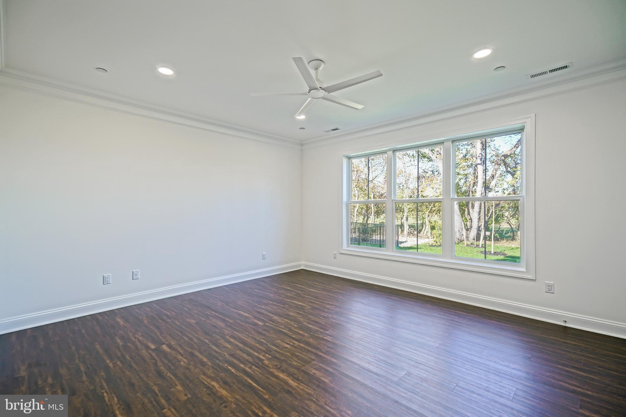 FISHERS COVE - Residential