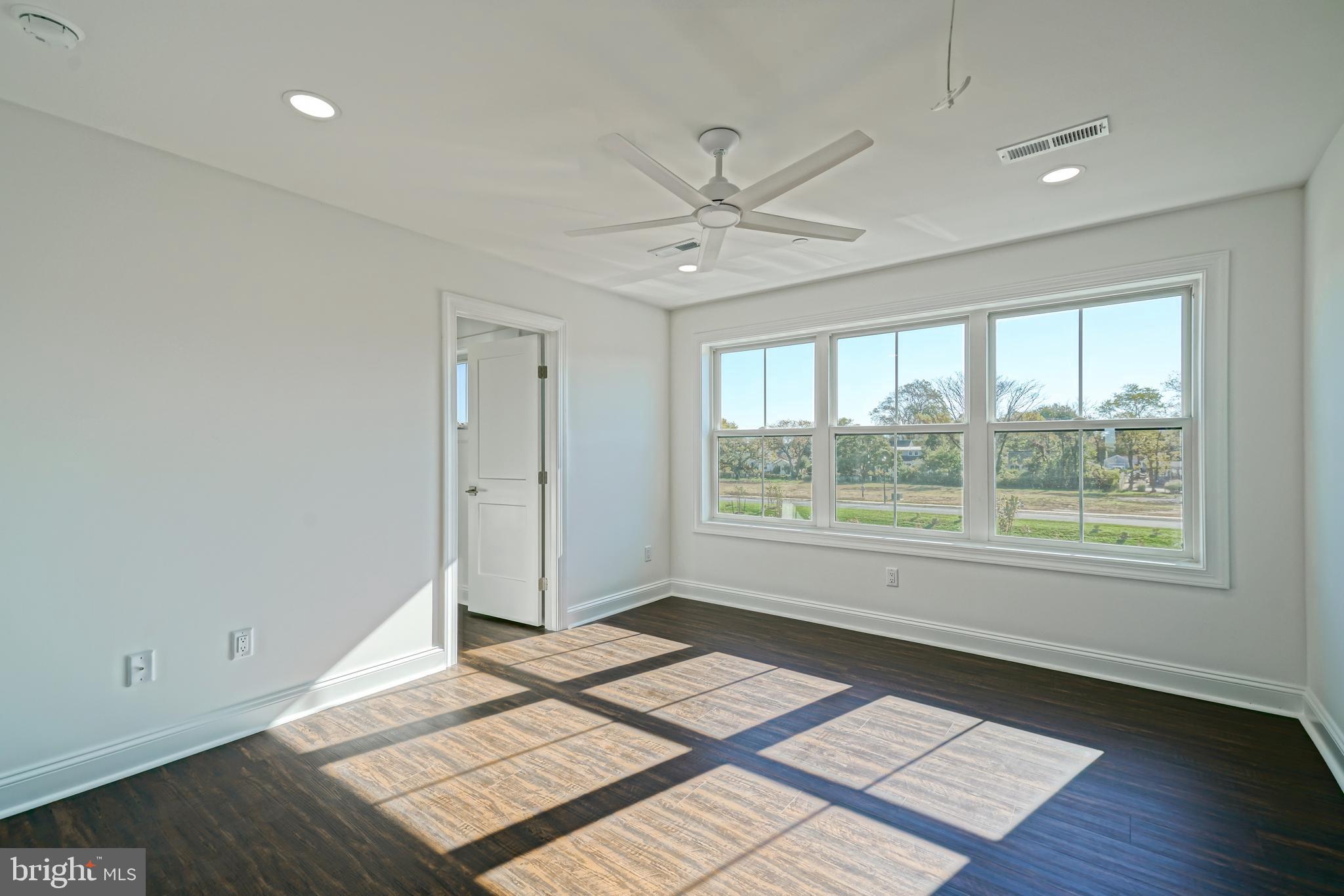 FISHERS COVE - Residential