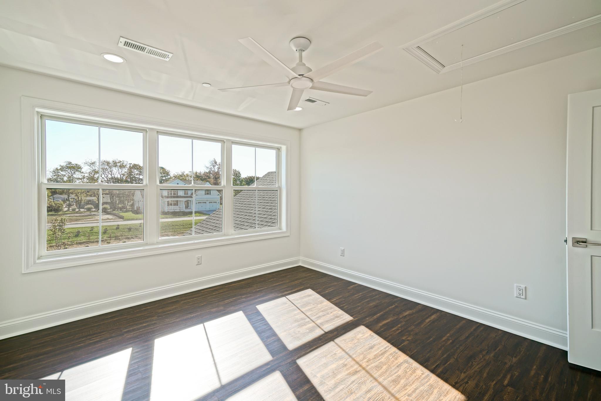 FISHERS COVE - Residential