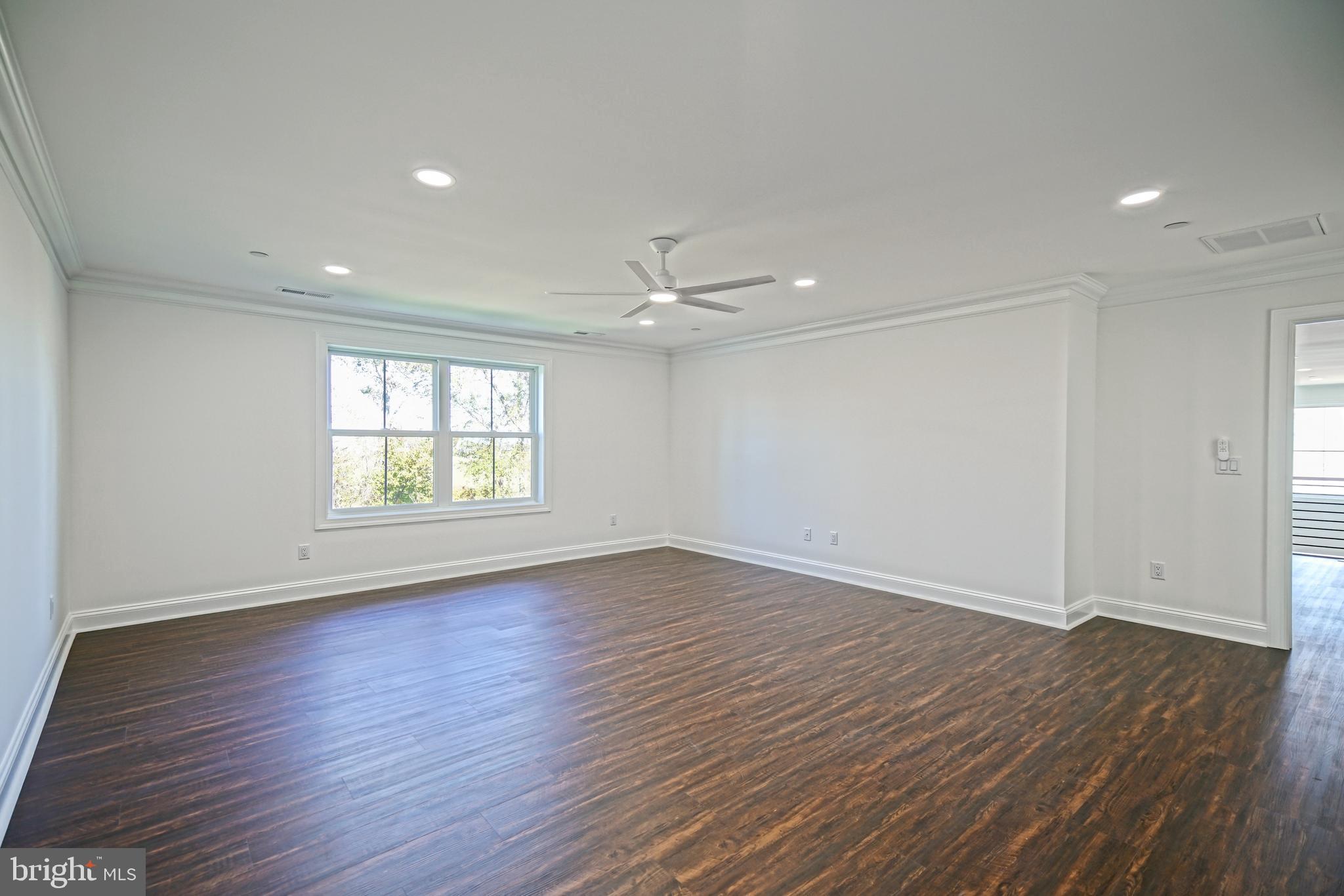 FISHERS COVE - Residential