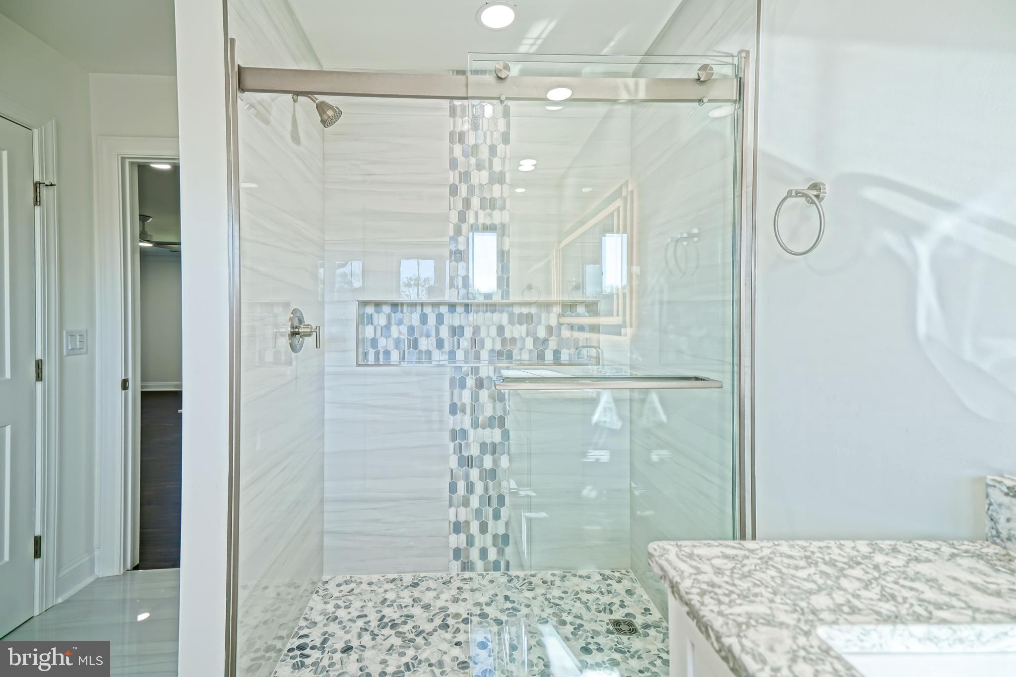 FISHERS COVE - Residential