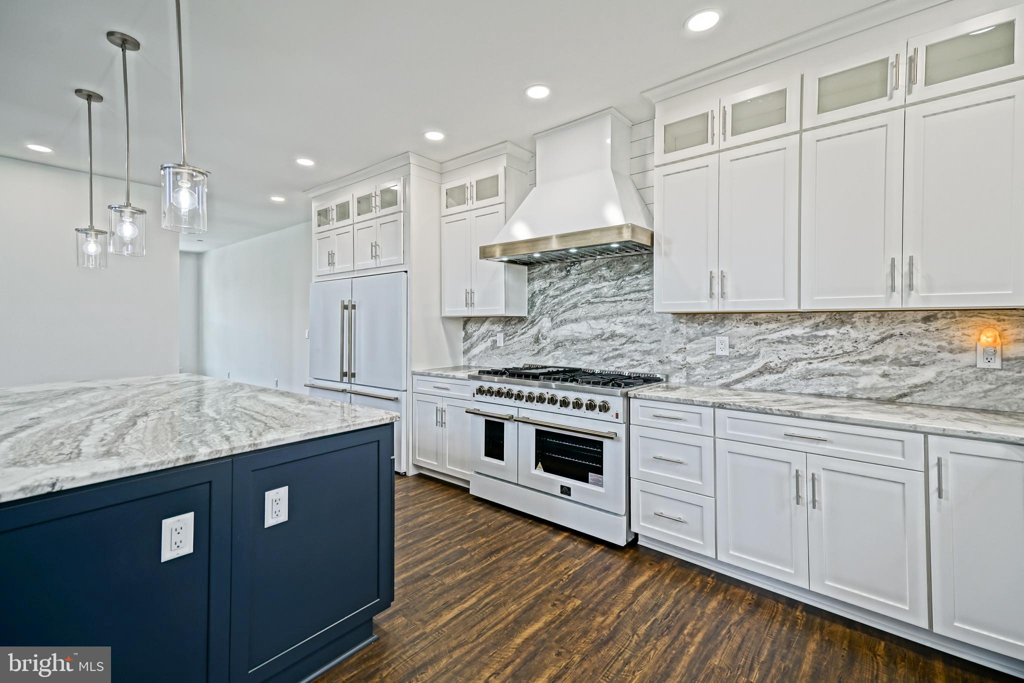 FISHERS COVE - Residential