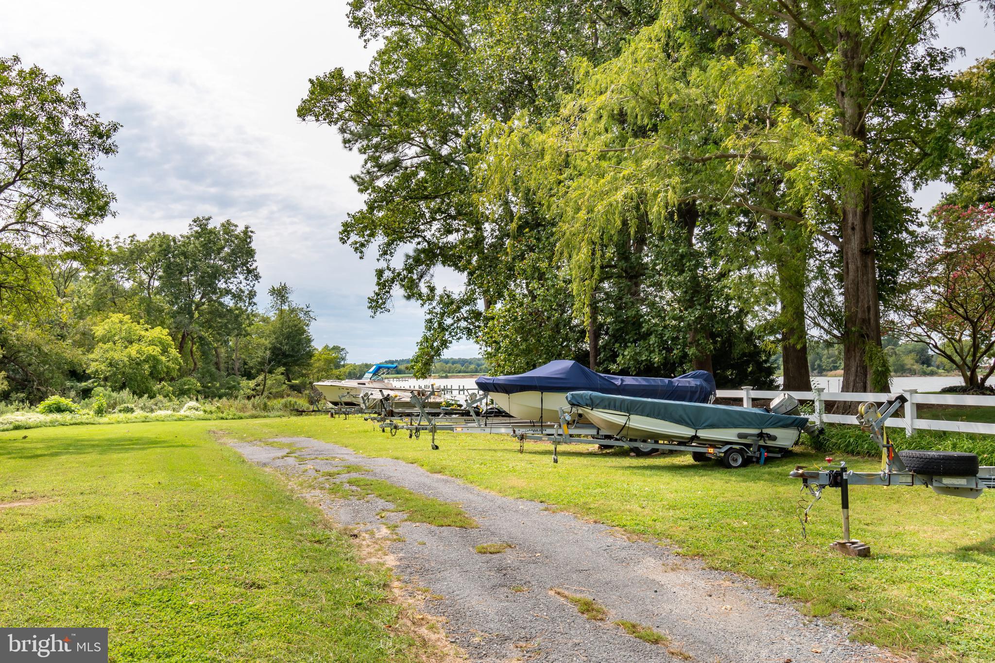 ALGONQUIN - Residential
