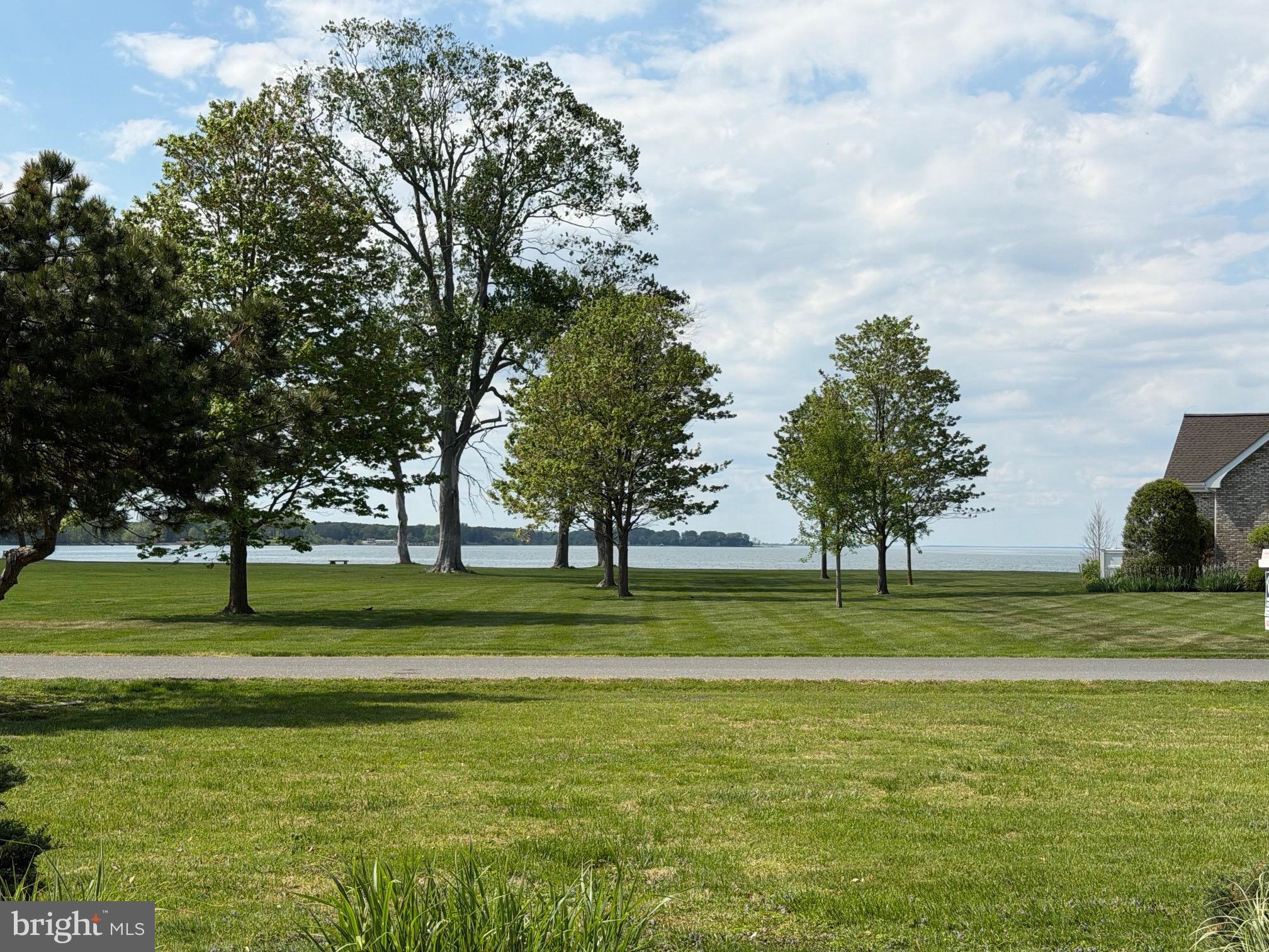 ALGONQUIN - Residential