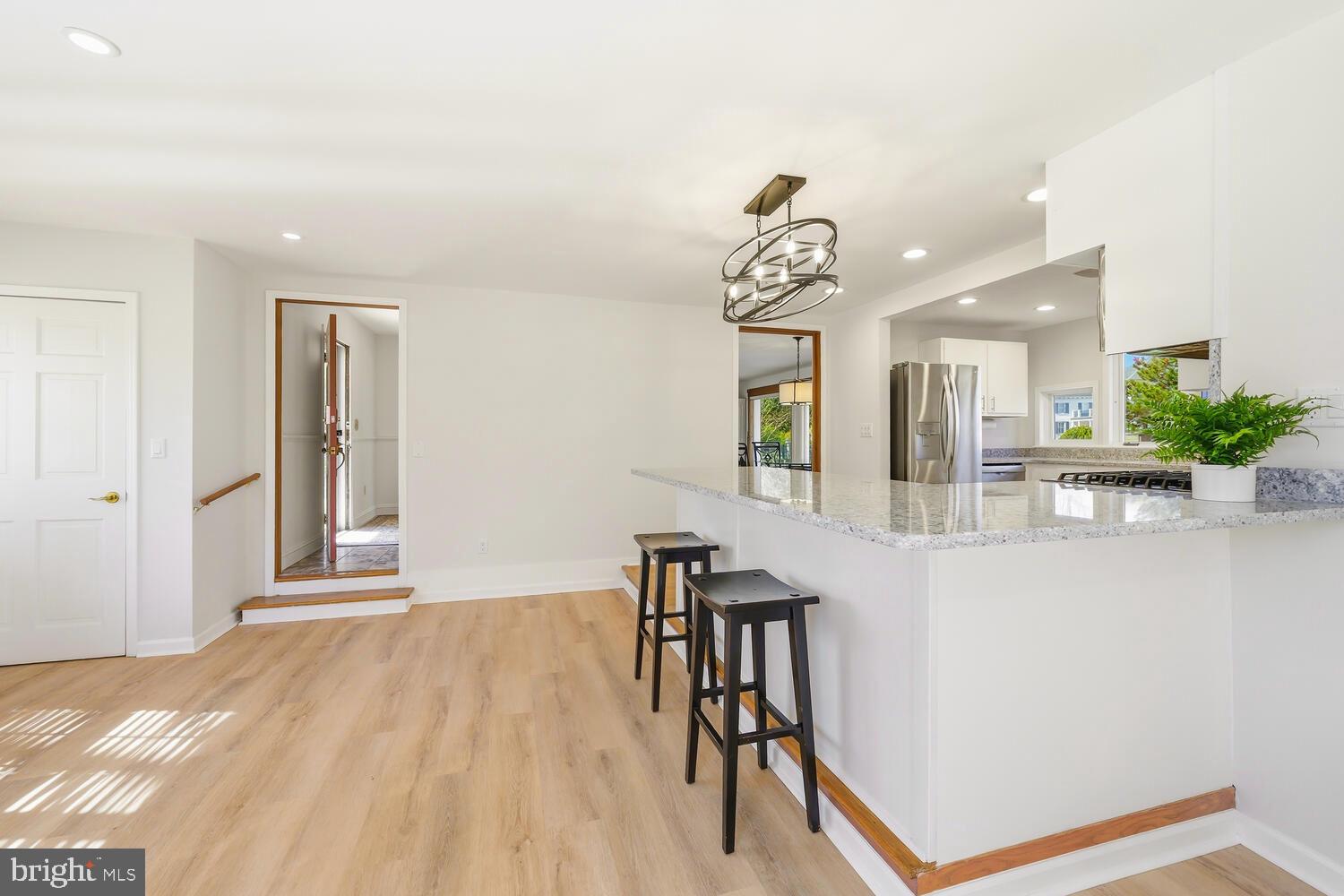 ALGONQUIN - Residential