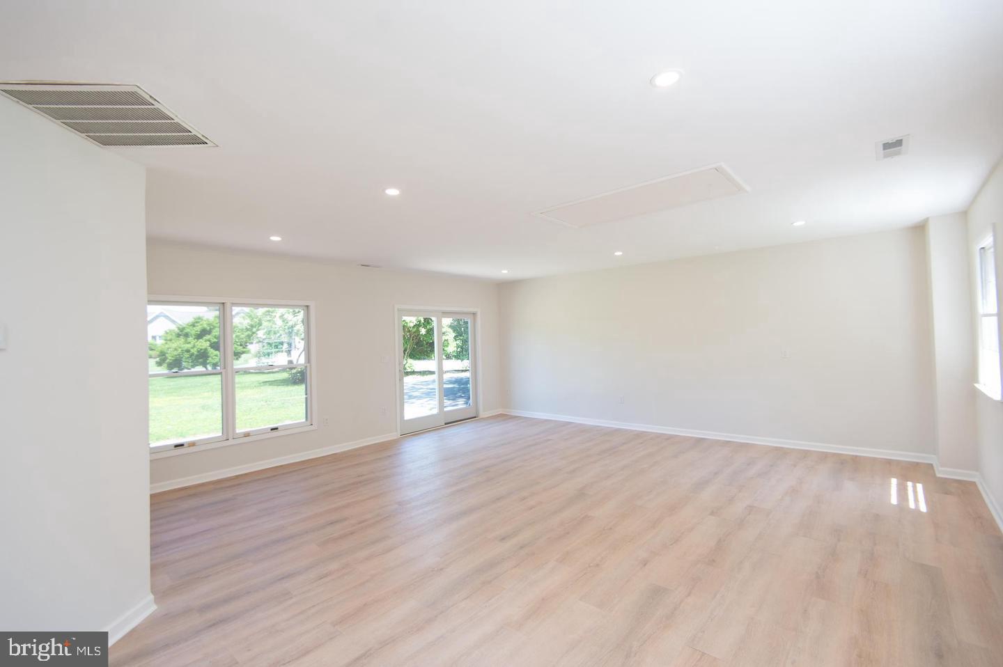 ALGONQUIN - Residential