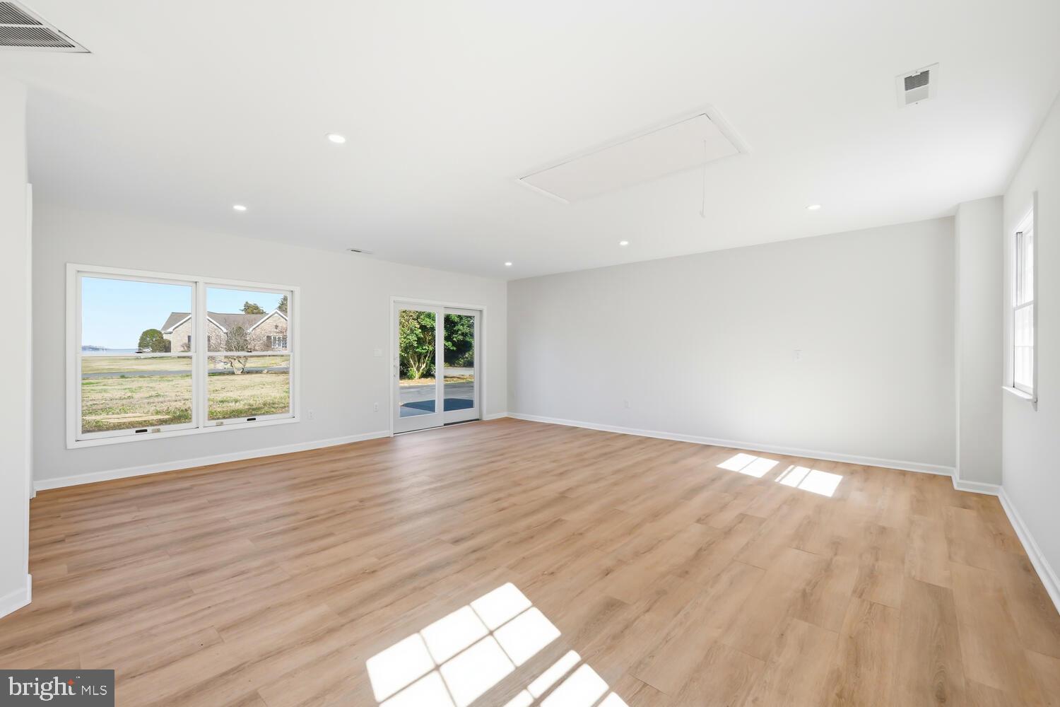 ALGONQUIN - Residential