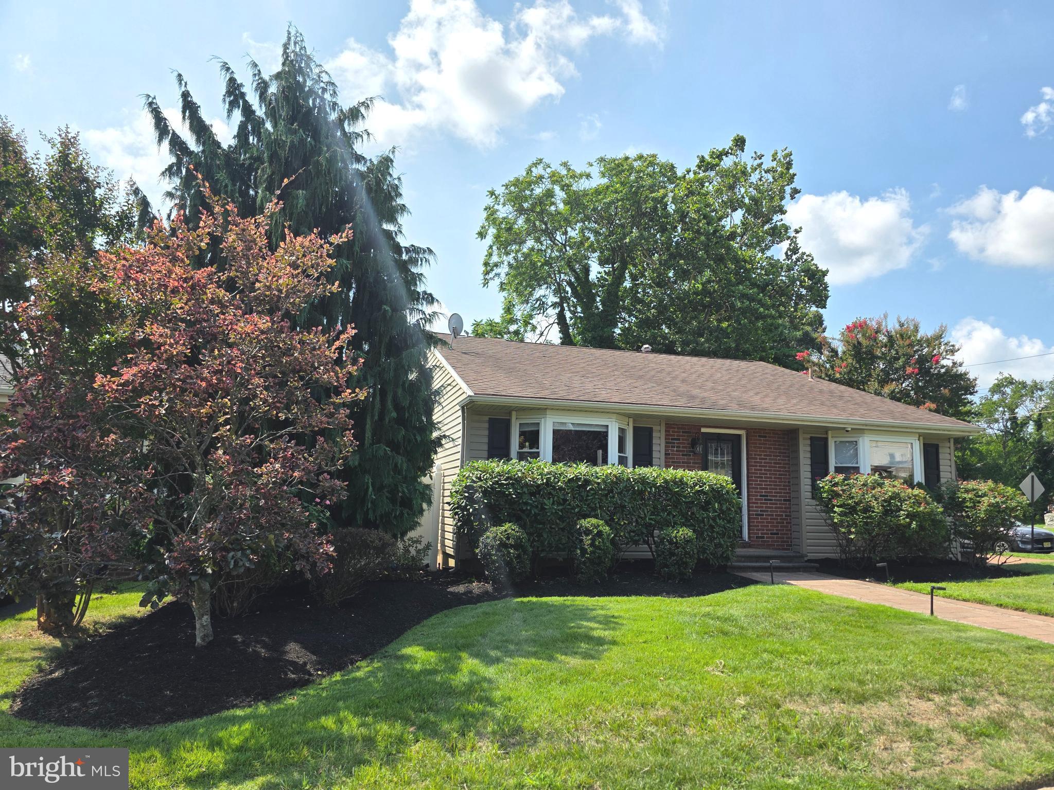 18 E MAPLE AVENUE