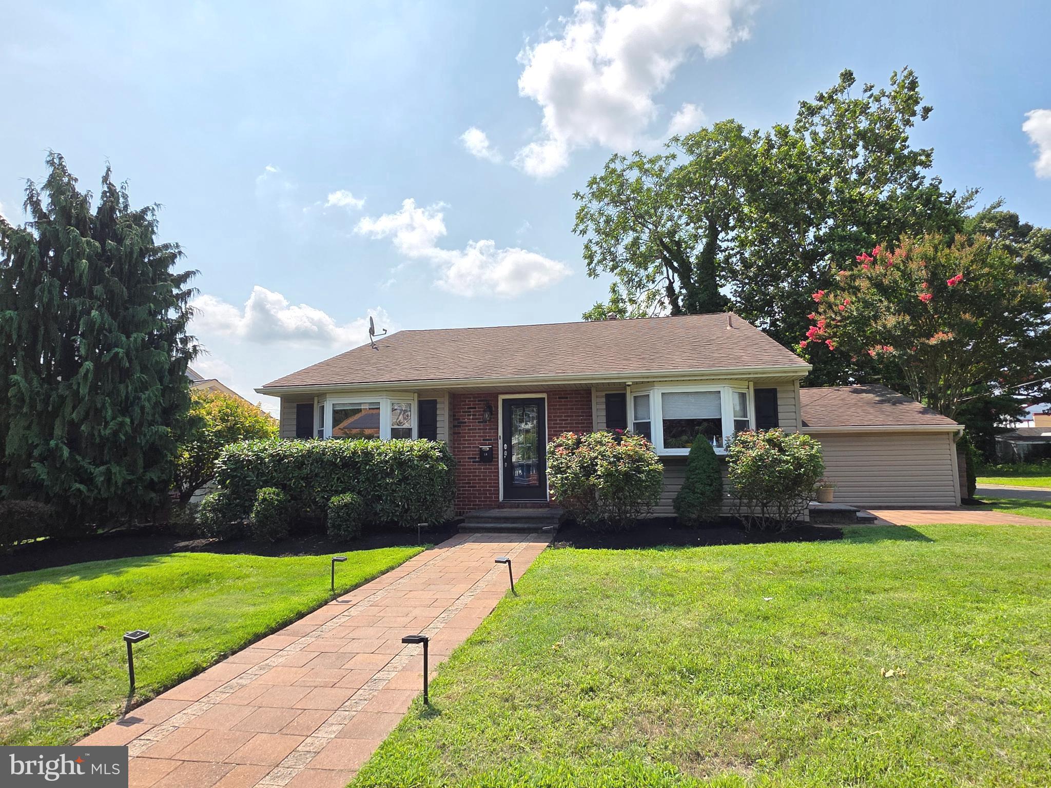 18 E MAPLE AVENUE