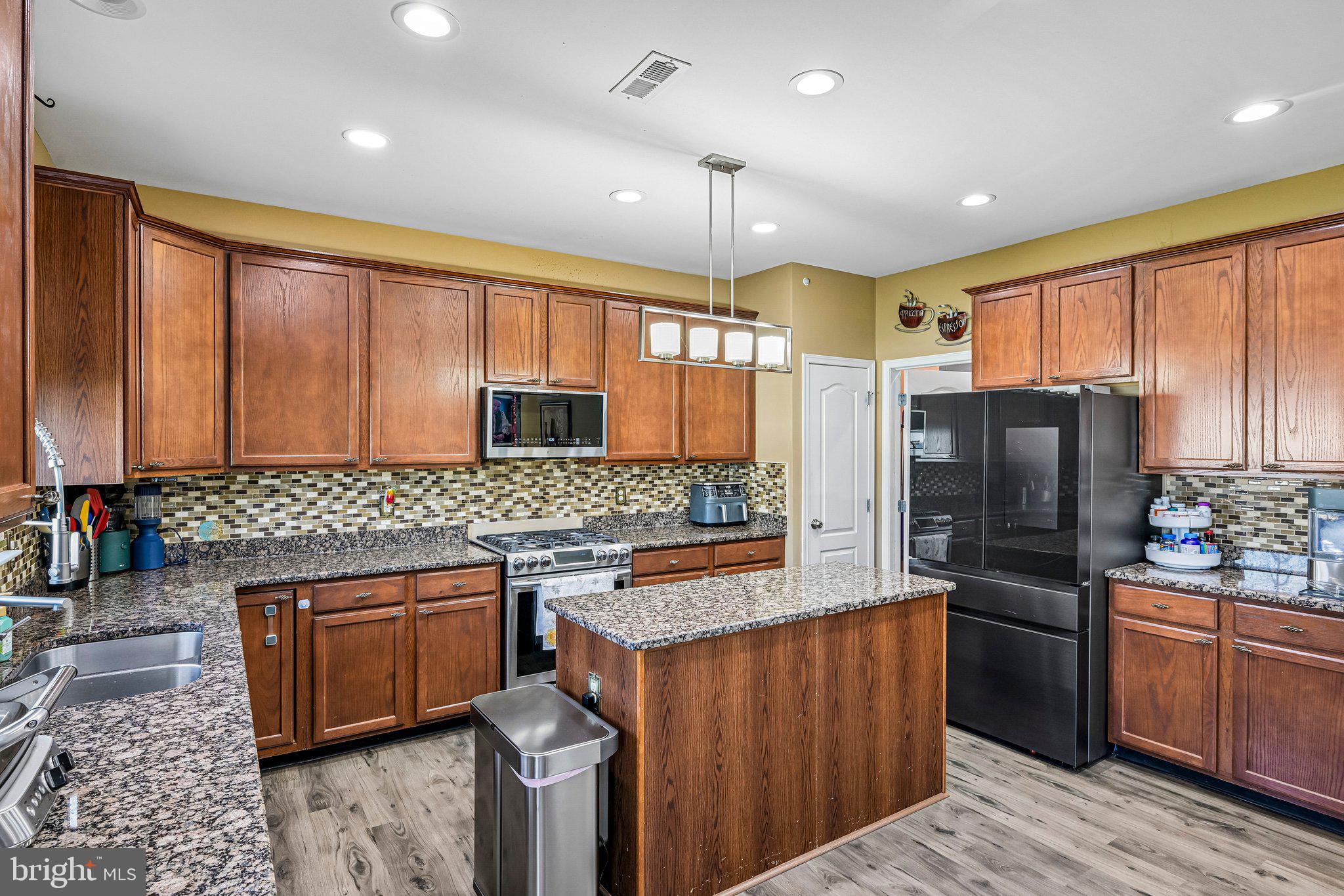 30 GRANITE LANE