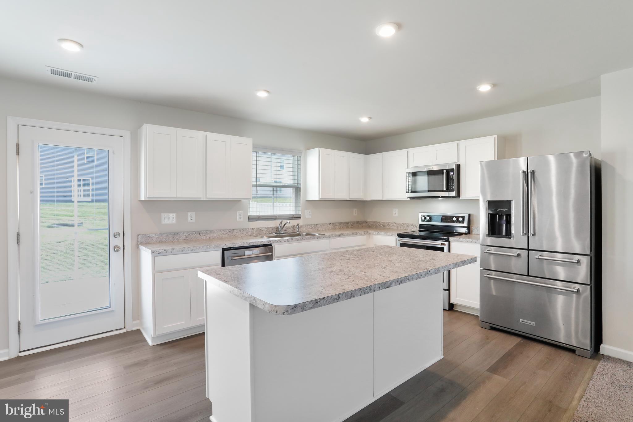 CARDINAL POINTE - Residential