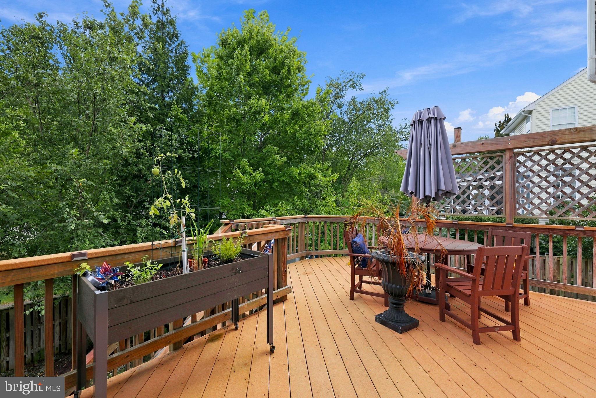 1604 WOODBRIDGE COURT NE