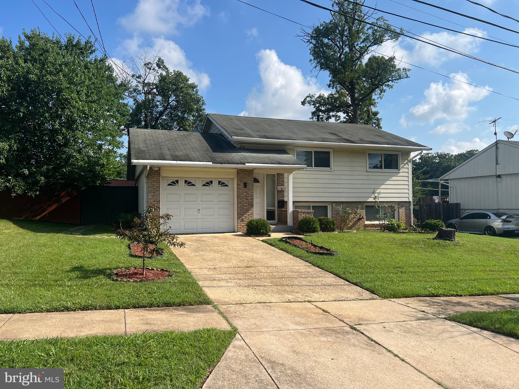 WESTGATE WOODS - Residential Lease