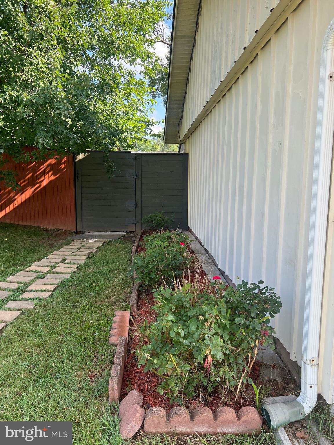 WESTGATE WOODS - Residential Lease