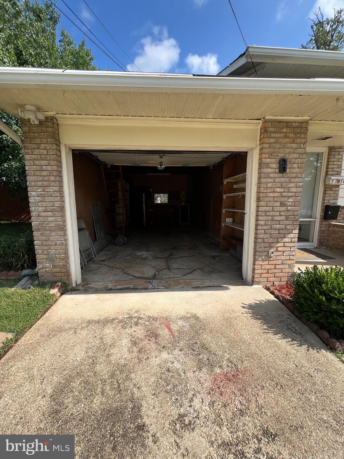 WESTGATE WOODS - Residential Lease