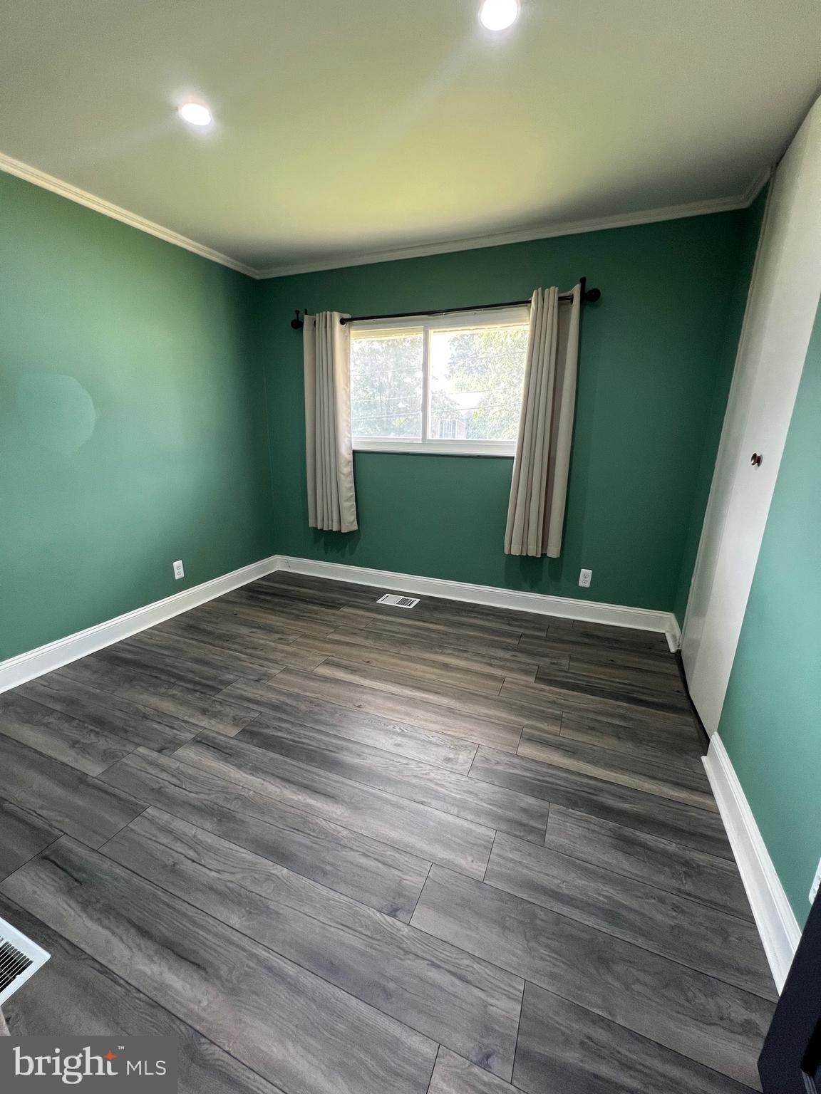 WESTGATE WOODS - Residential Lease