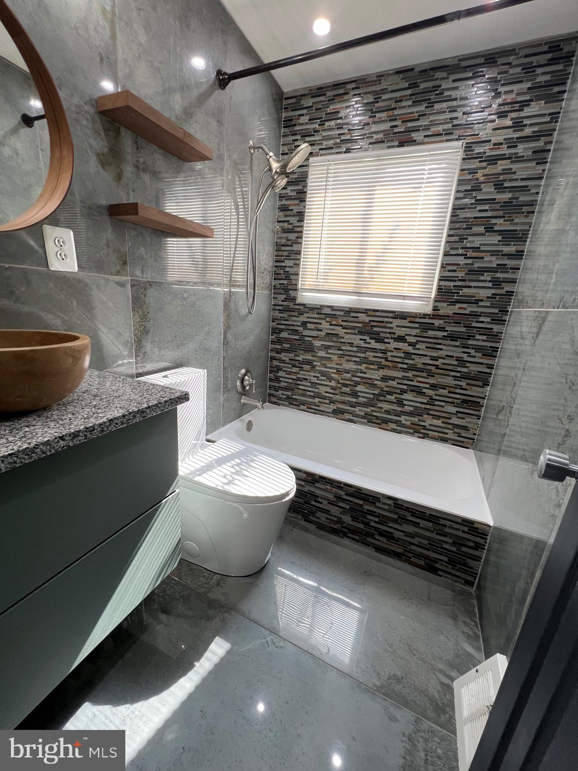 WESTGATE WOODS - Residential Lease