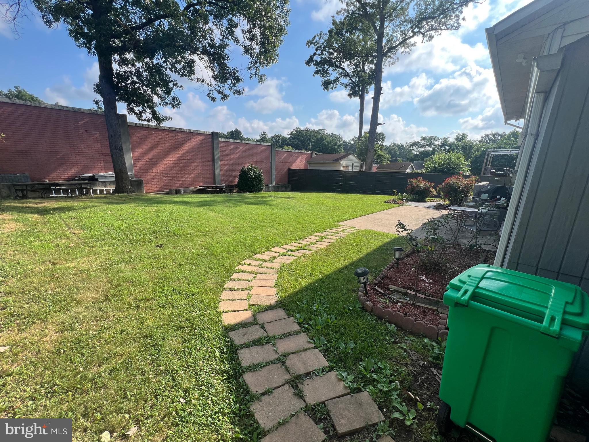 WESTGATE WOODS - Residential Lease