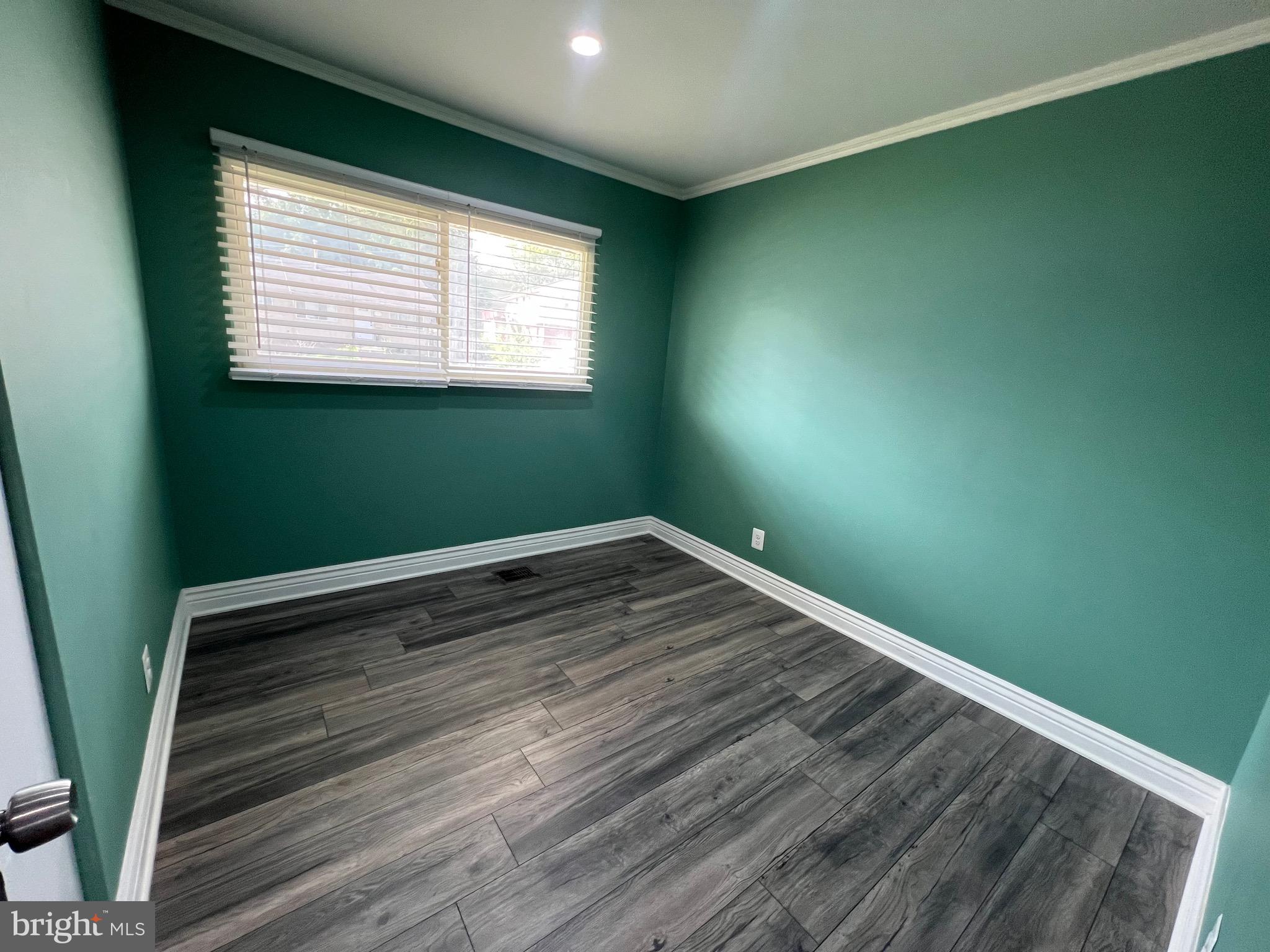 WESTGATE WOODS - Residential Lease