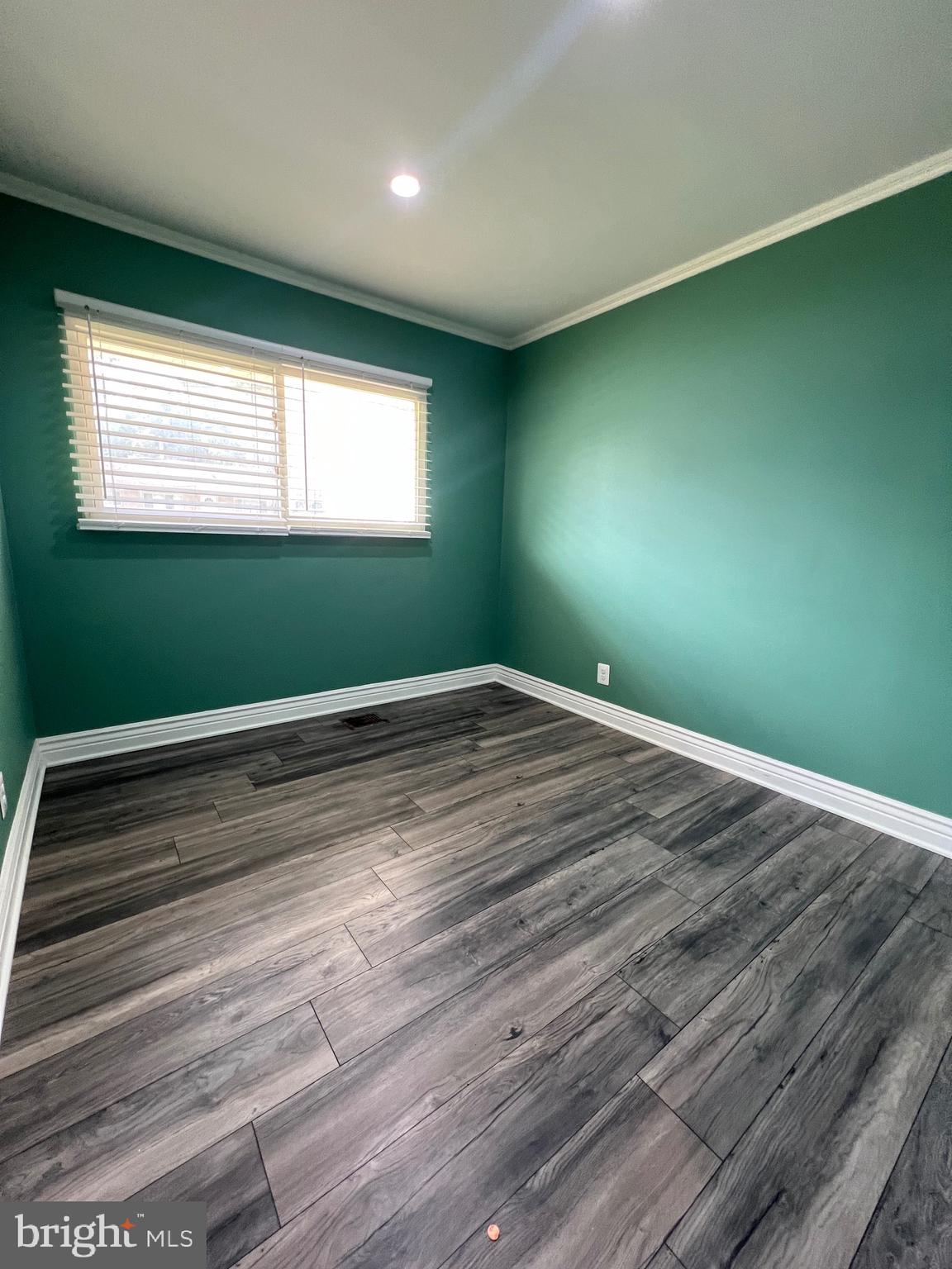 WESTGATE WOODS - Residential Lease