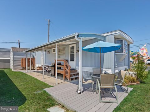 Mobile Home For Sale - 39050 Briny Lane #11902<br/> FENWICK ISLAND, DE 19944