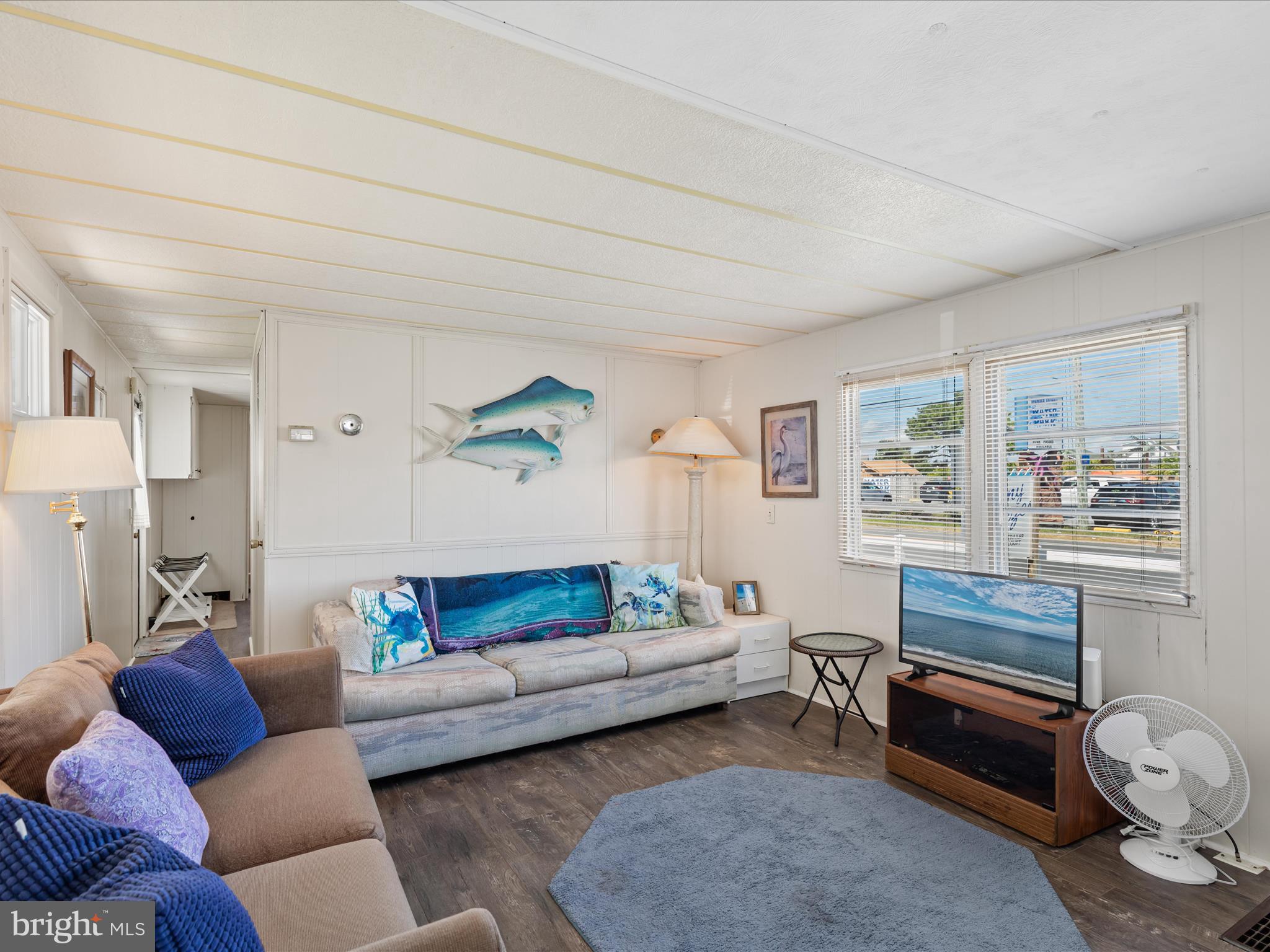 39050 BRINY LANE 11902