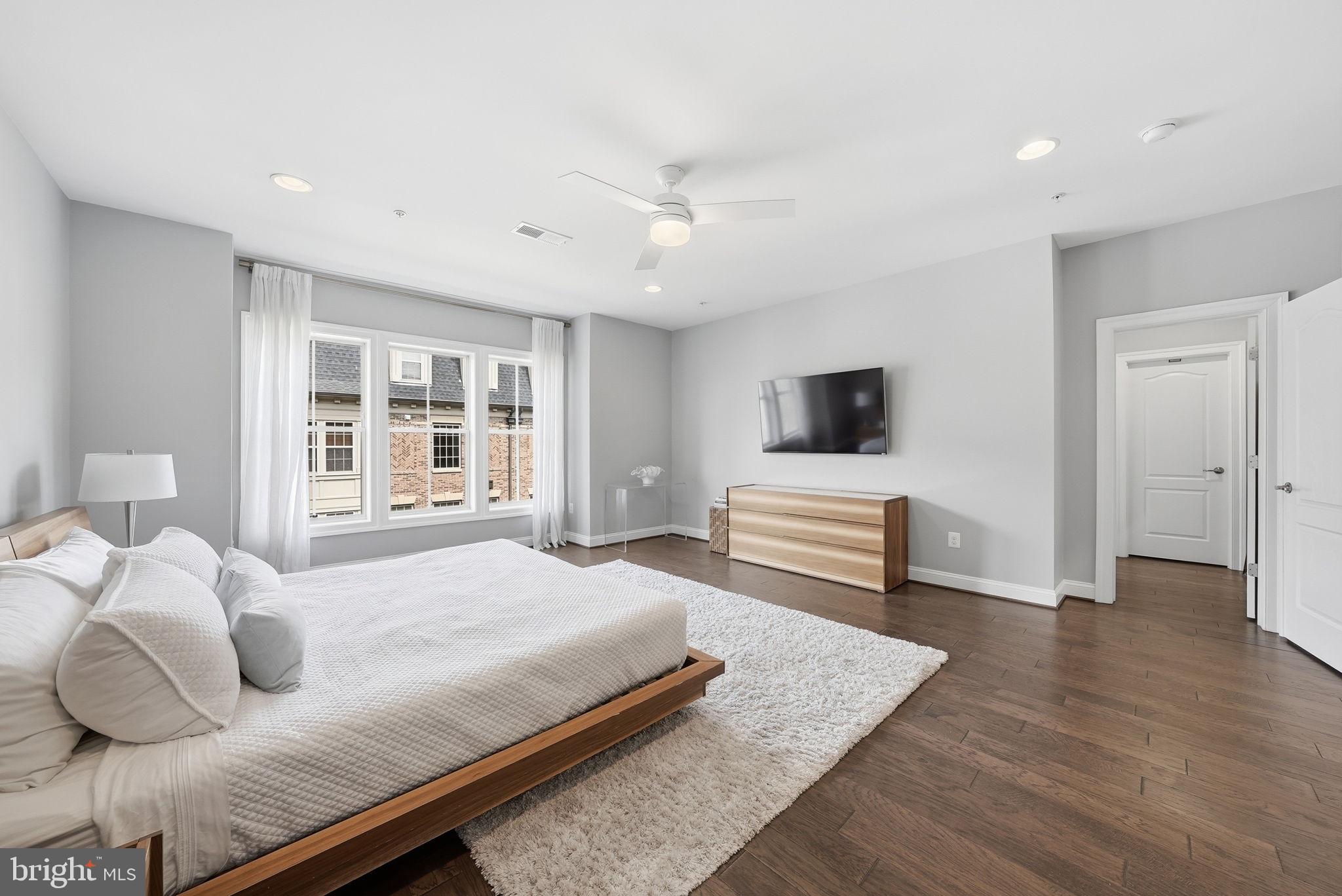 POTOMAC OVERLOOK AT NATIONAL HARBOR - Residential