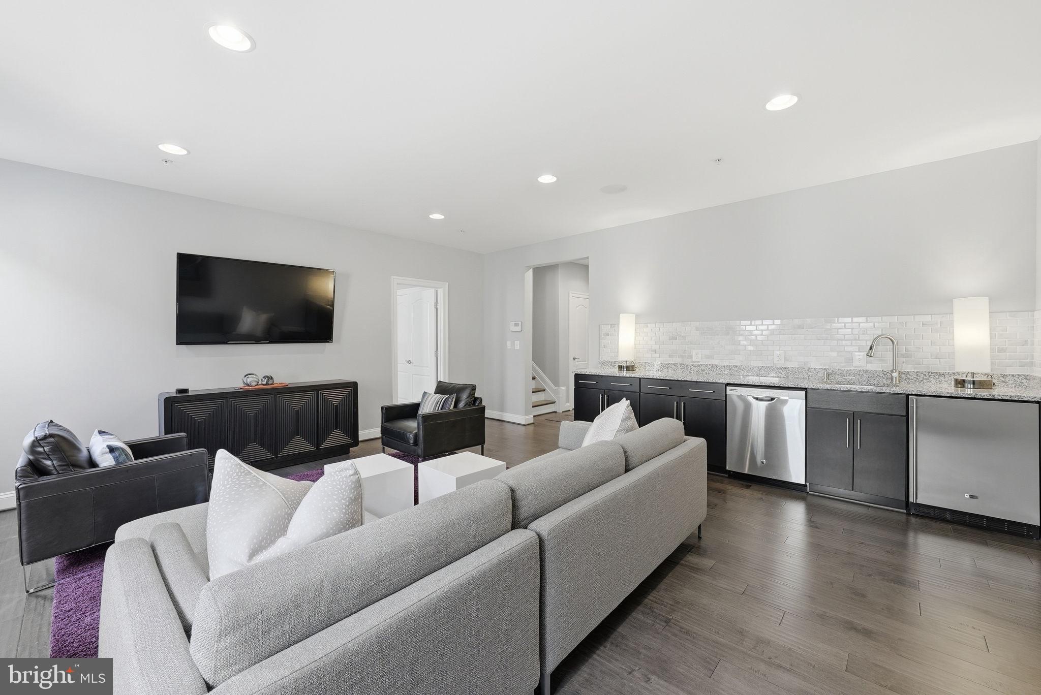 POTOMAC OVERLOOK AT NATIONAL HARBOR - Residential