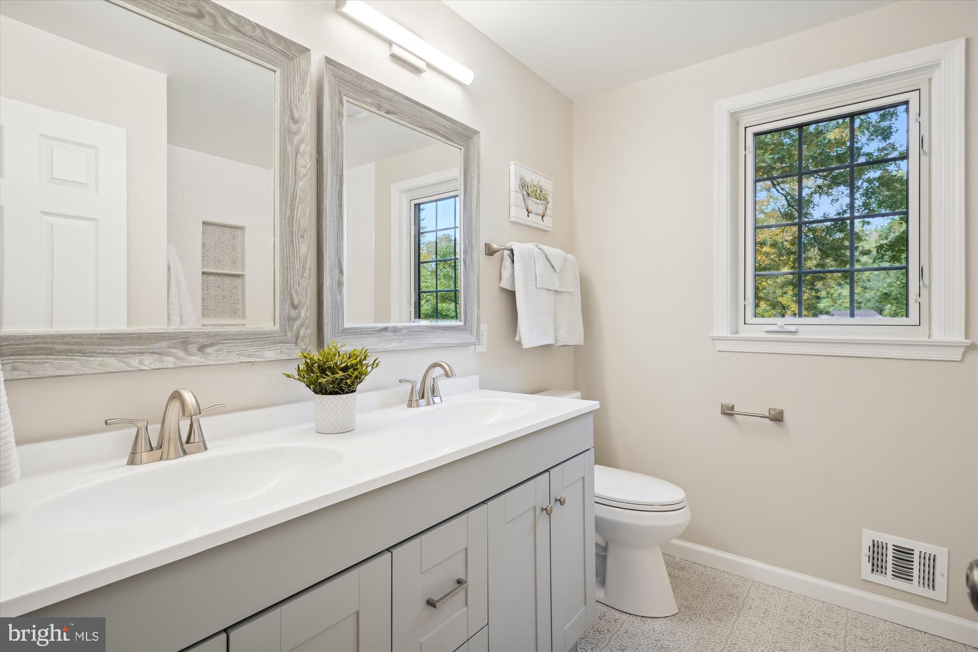 MONTCLAIR - Residential