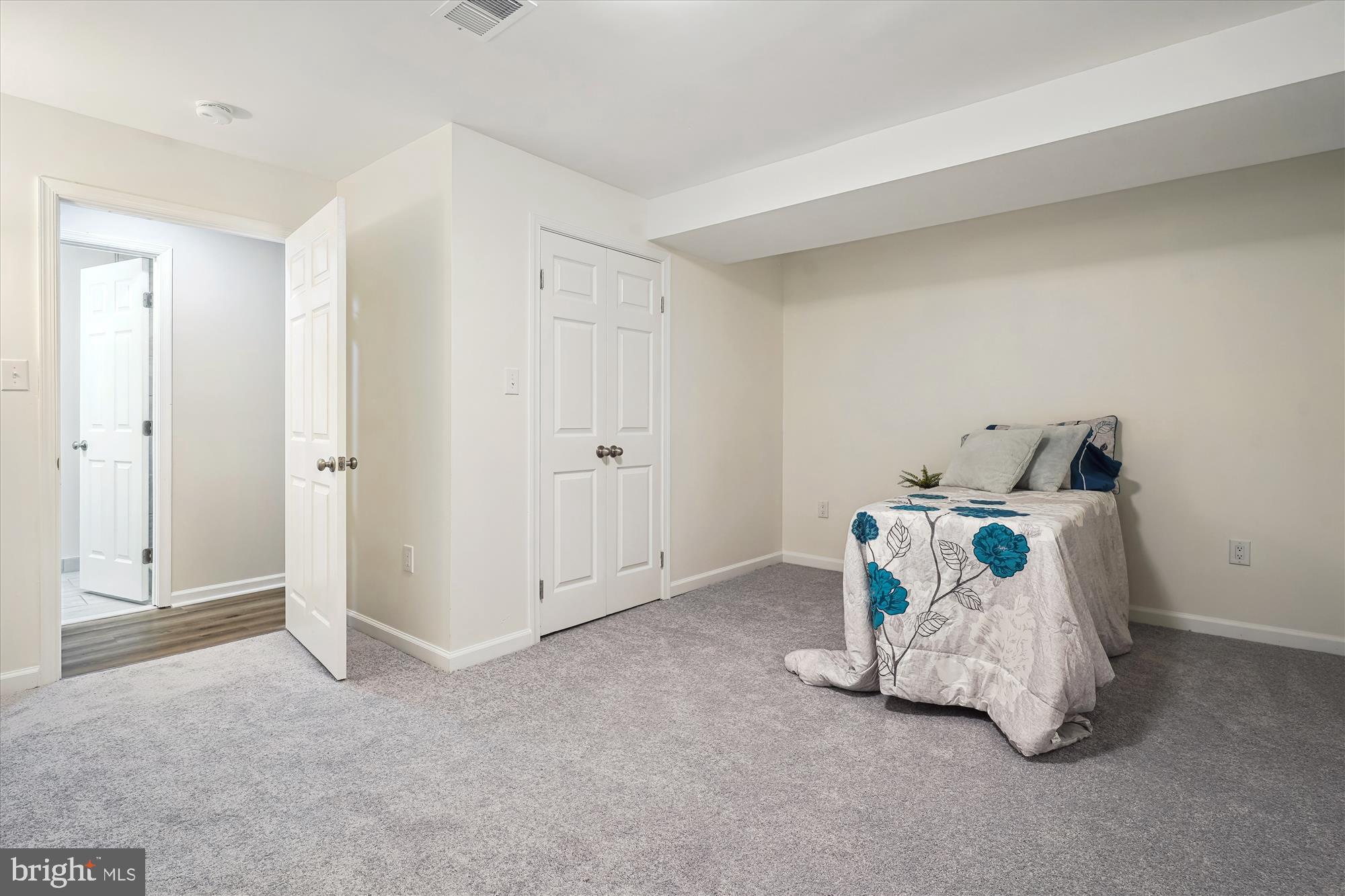 MONTCLAIR - Residential