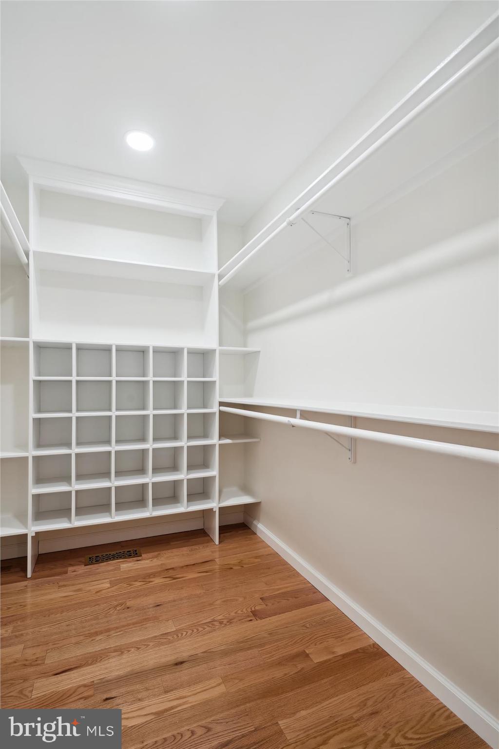 MONTCLAIR - Residential