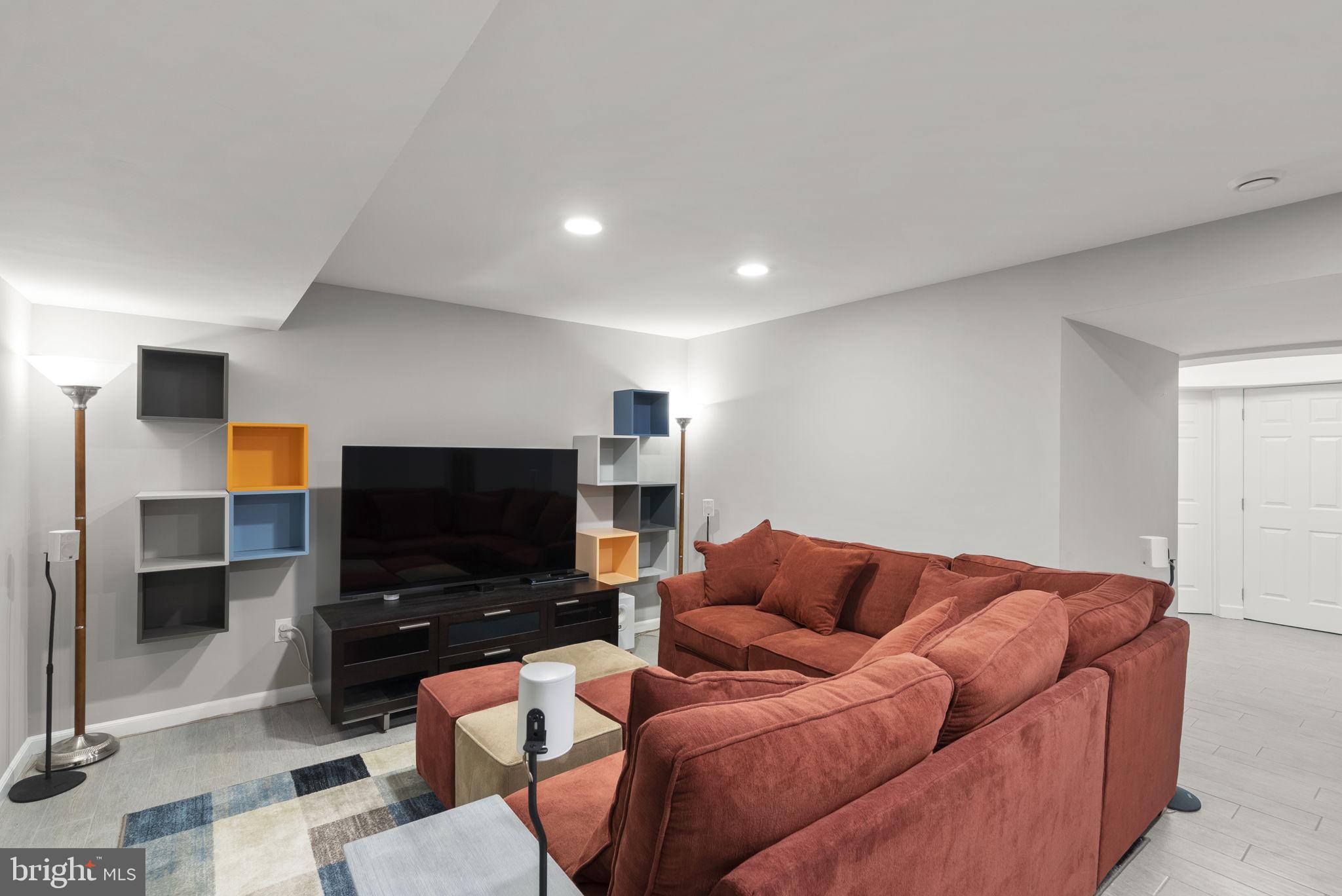 VILLAGE OF RIVER HILL - Residential