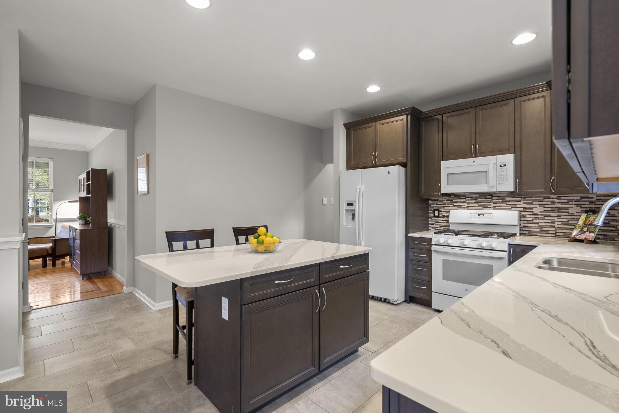 VILLAGE OF RIVER HILL - Residential