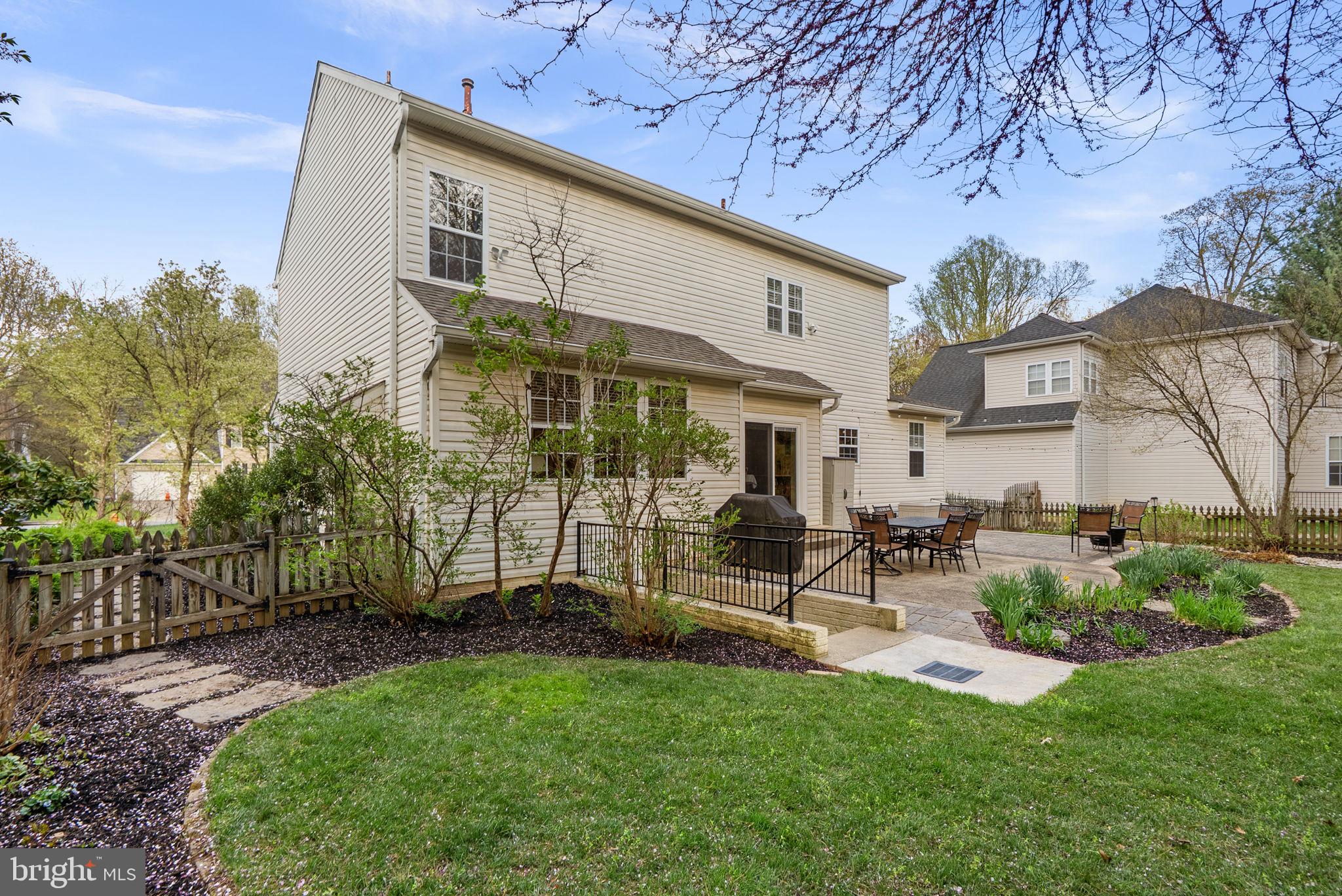 VILLAGE OF RIVER HILL - Residential