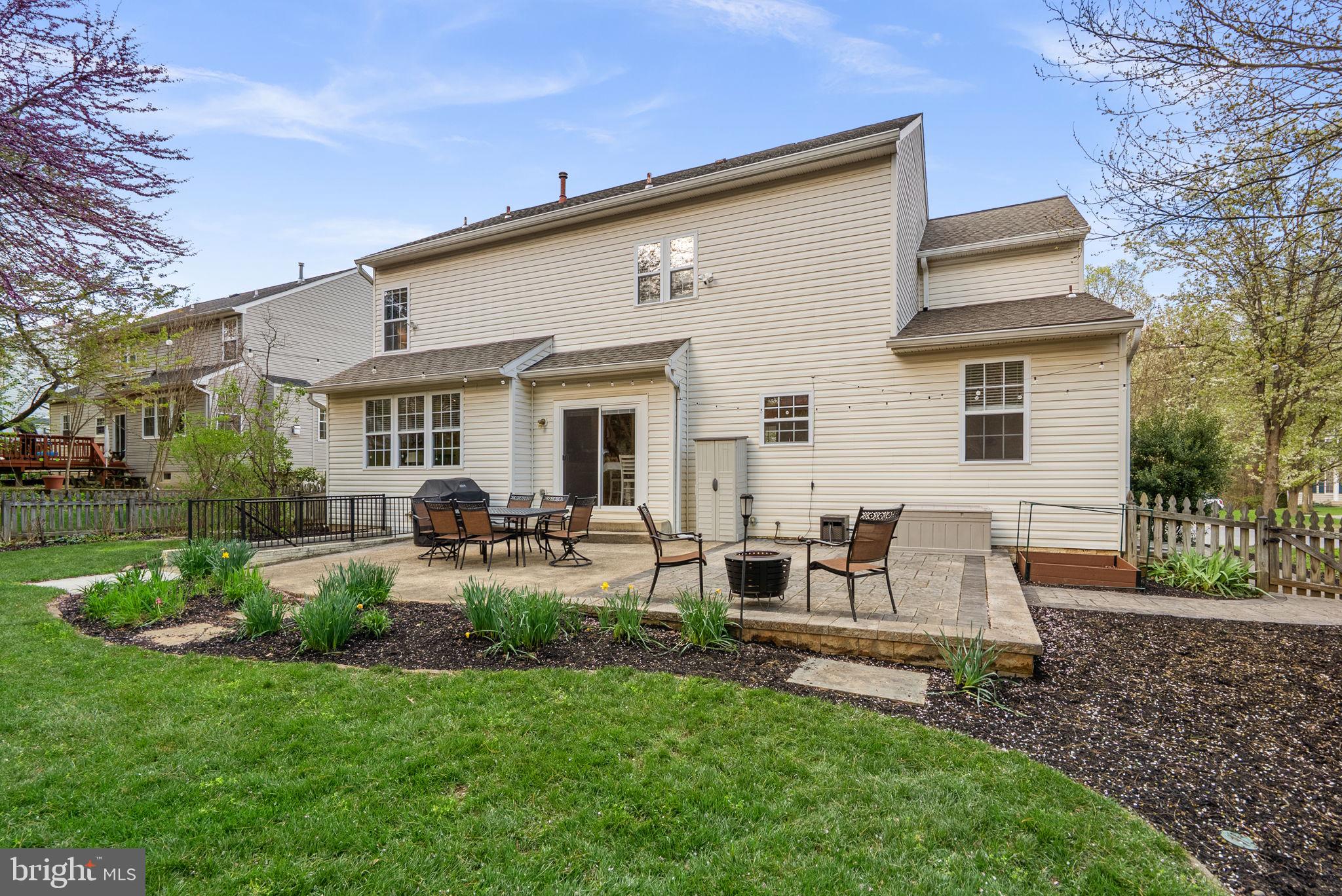 VILLAGE OF RIVER HILL - Residential