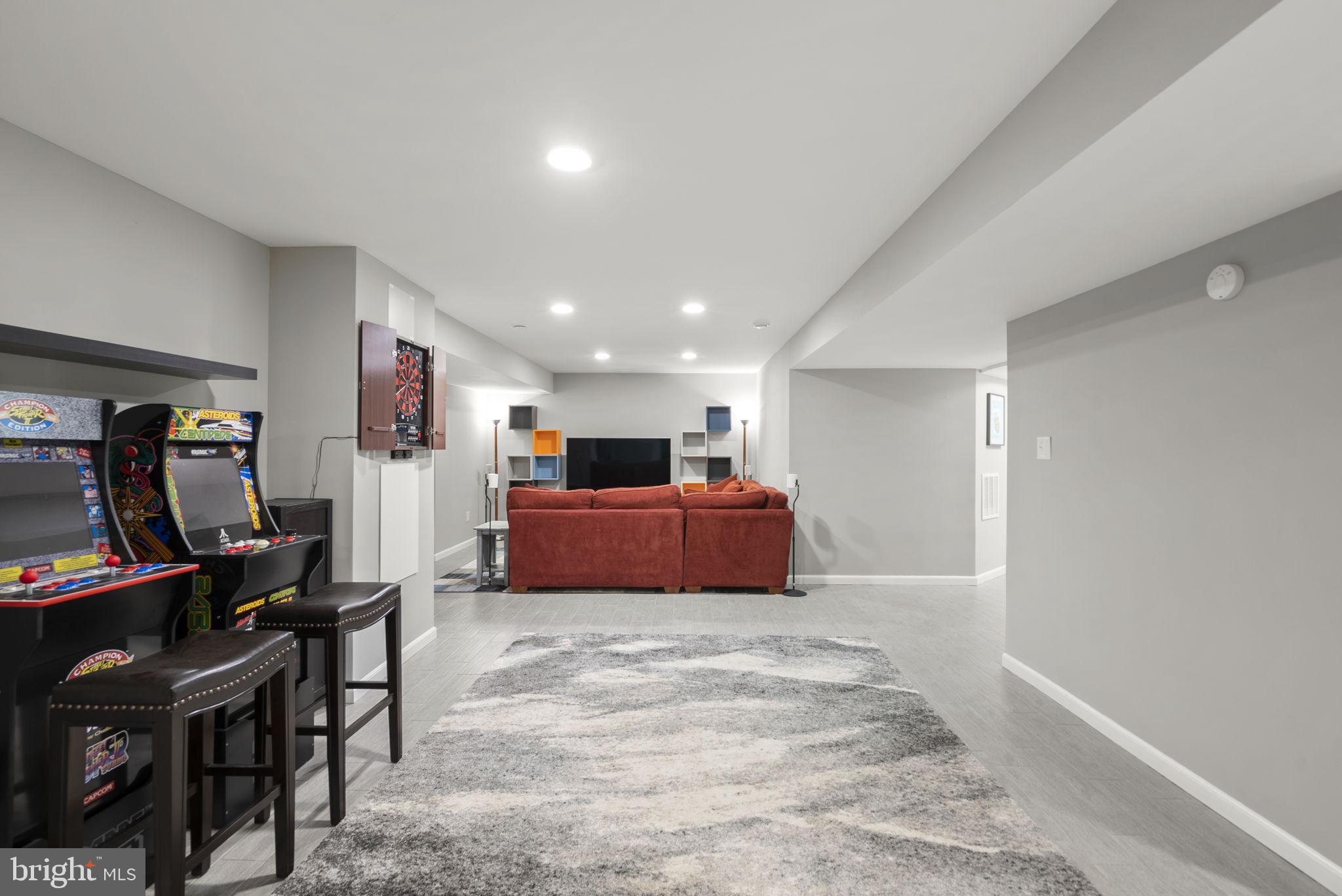 VILLAGE OF RIVER HILL - Residential