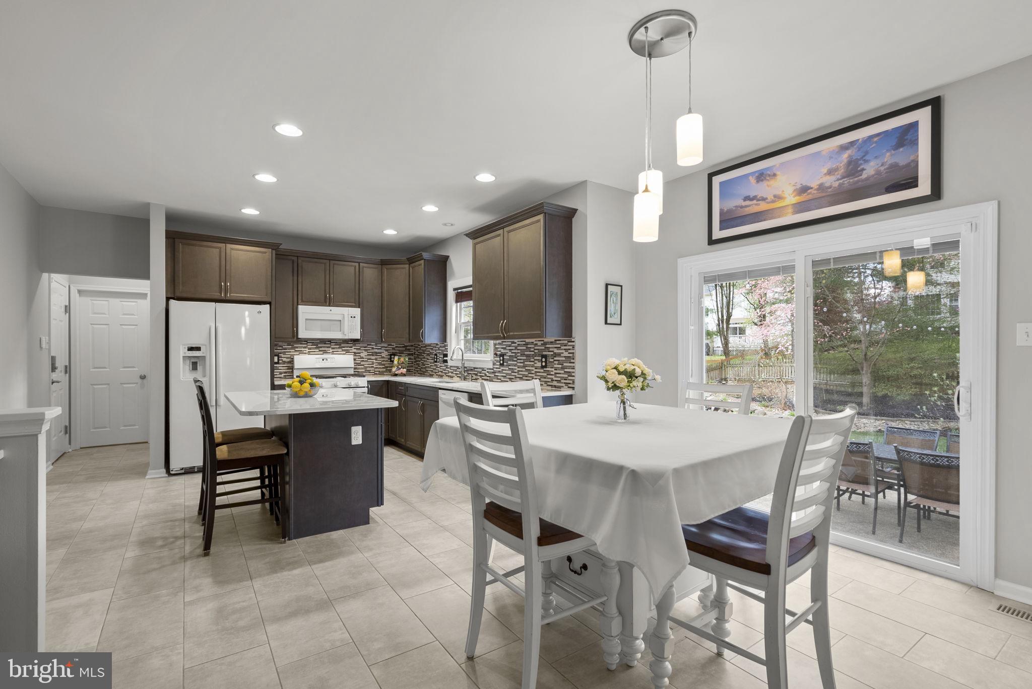 VILLAGE OF RIVER HILL - Residential