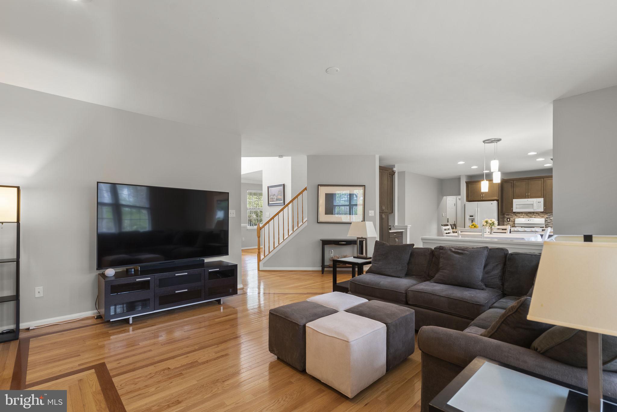 VILLAGE OF RIVER HILL - Residential