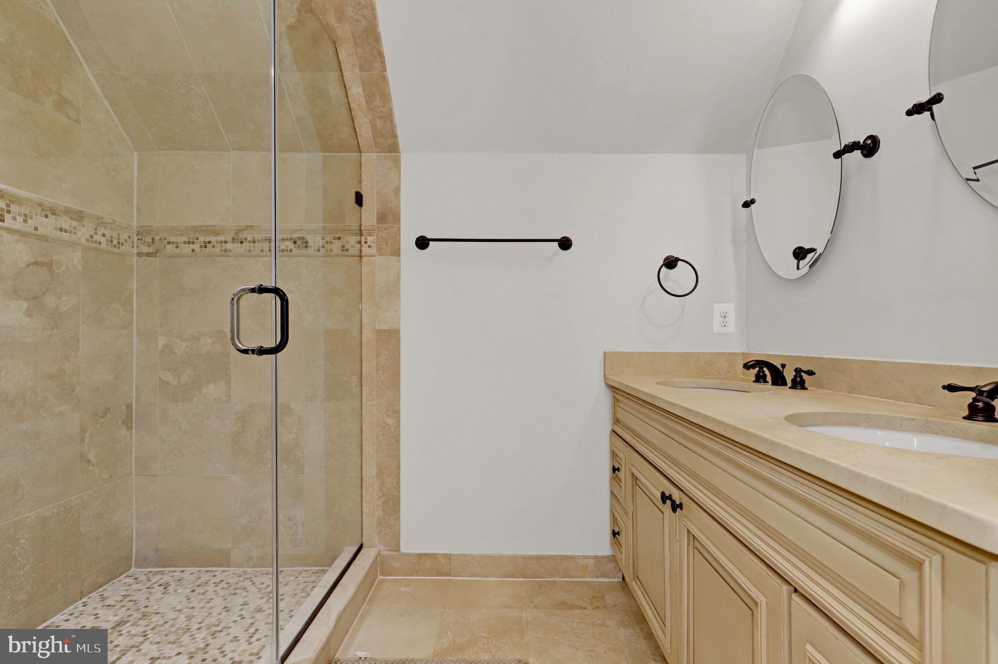 KENSINGTON VIEW - Residential