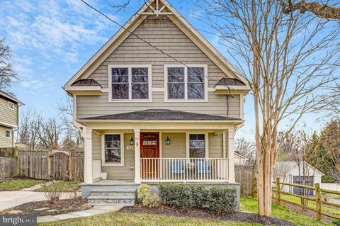 Photo of 11214 Midvale Road, KENSINGTON, MD 20895 (MLS # MDMC2207924)