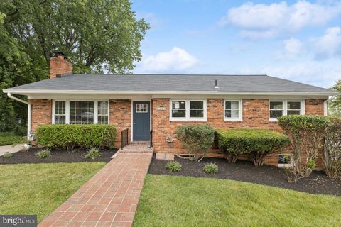 6087 8TH PLACE N ARLINGTON VA 22205