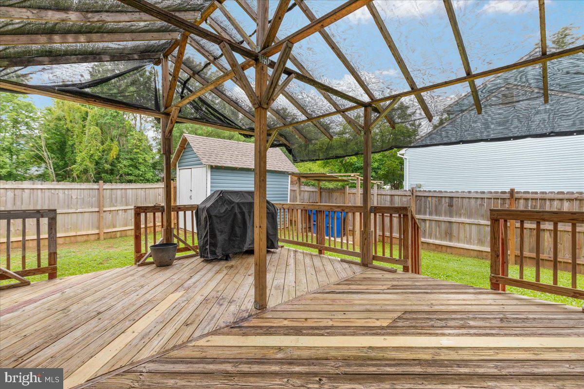 VISTA WOODS - Residential