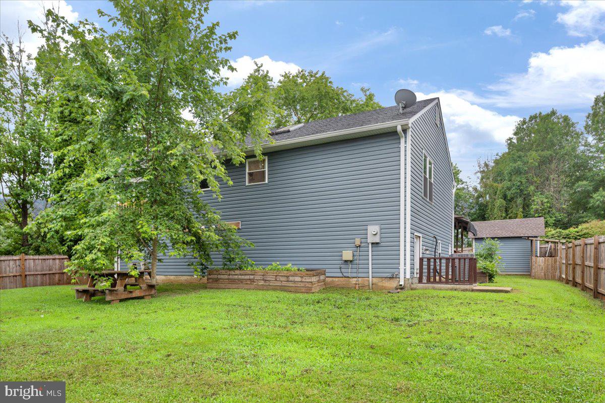 VISTA WOODS - Residential