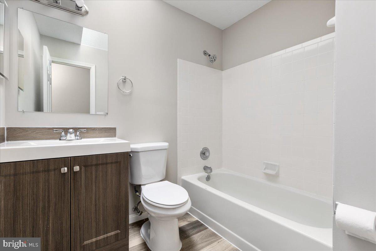 VISTA WOODS - Residential