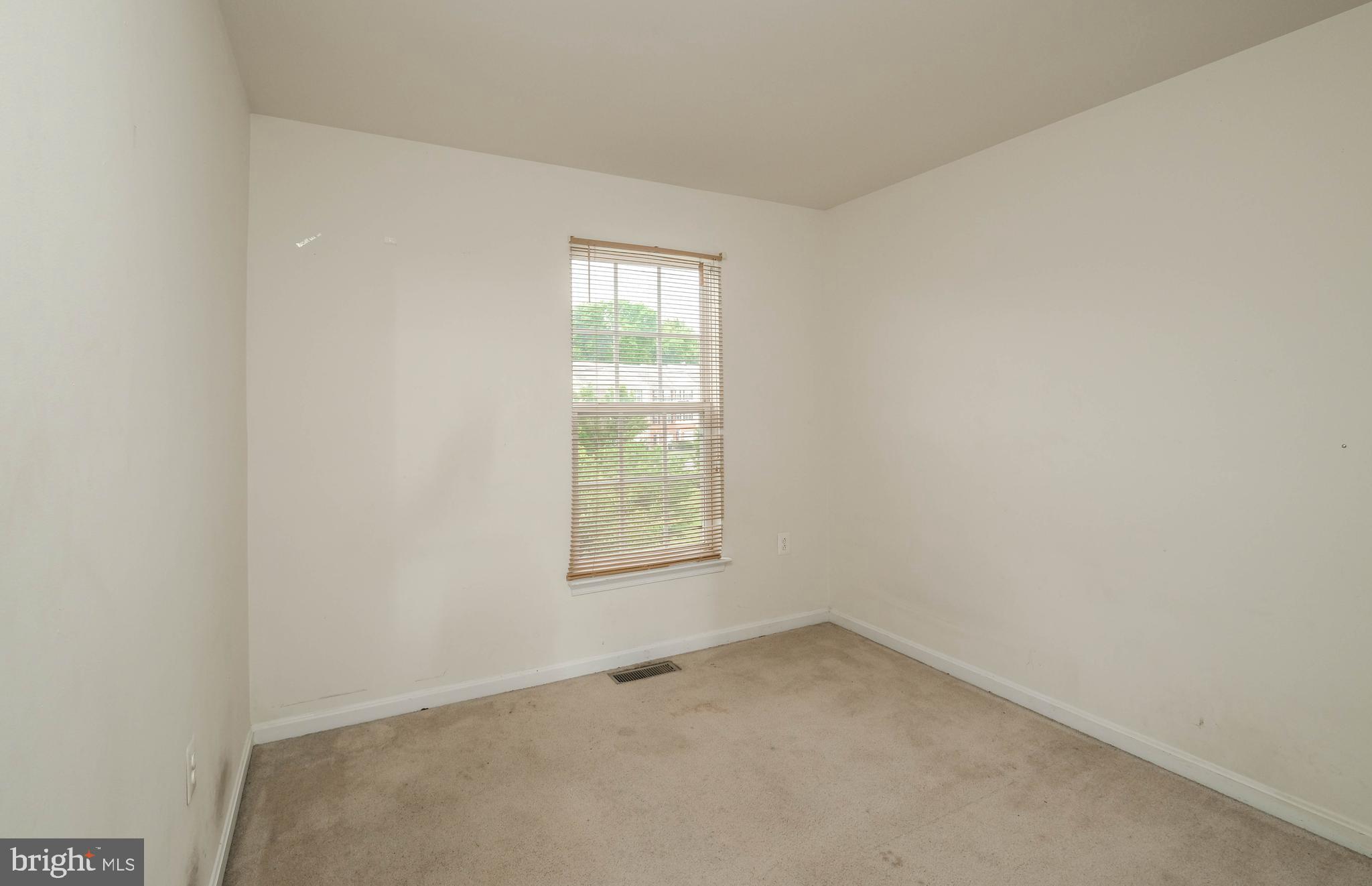 COLONIAL HILLS - Residential